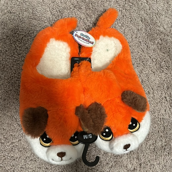 Cutie Pet-Tudies NWT Kids Slippers - Picture 2 of 2